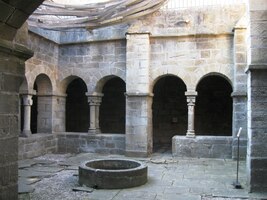 Z klášterních ambitů dýchá historie