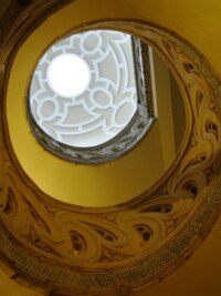 úplně jiné při expozici s bleskem nebo bez něj