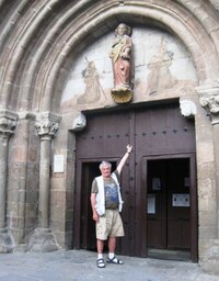 Jeho socha nad porrtálem je jedním ze symbolů celé pouti