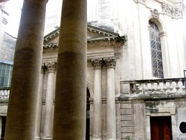 To je plné světských i církevních památek