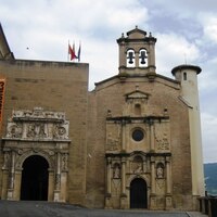 a kolem muzea Navarry