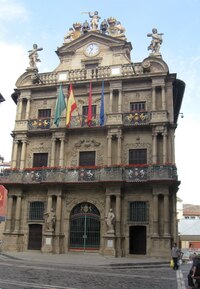 Radnice na náměstí Plaza del Consistorial -