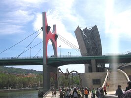 Další hypermoderna - most u muzea