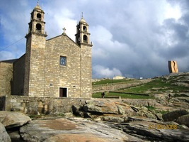 Chrám a pomník, setkání různých věků