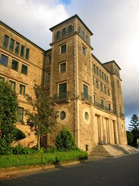 Seminář kláštera Belvis - dnes albergue a také střední škola