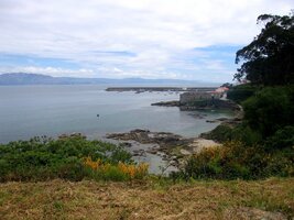 Jsou tu i skalní útesy