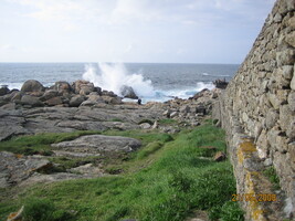 Divoký příboj oceánu na rozloučenou