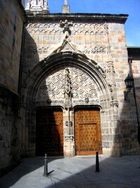 Boční portál katedrály Santiago (sv.Jakub)