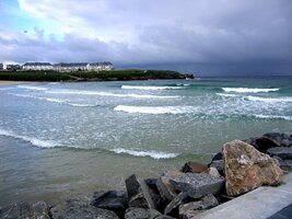 Bílé čepice vln mají daleko k nevinnosti