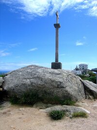 A úplně na konci kříž