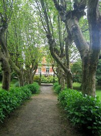 V parku u vily Europe