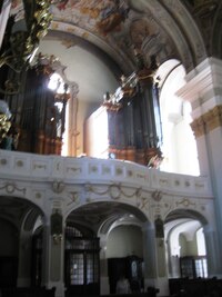 a shořel i oltář od mistra Pavla z Levoče