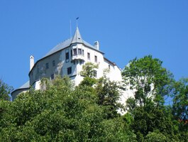 Naším cílem je ale místní hrad,