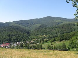 Ráno sestupujeme do vsi Štós