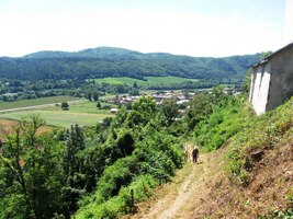 a pak zpět dolů do města