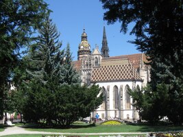 Pohled na katedrálu s kaplí Archanděla.Michaela