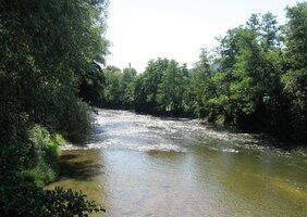 až k hladině řeky Hornád u vsi Kysak