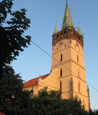 k vyhlídkové věži kostela sv.Mikuláše