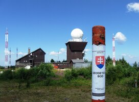 a jsou zde různá vědecká zařízení