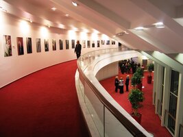 Interiér nového megalomanského divadelního komplexu