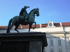 Josef II na "svém" náměstí před Hofburgem