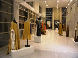 Výstavka kostýmů (na Havlovo Odcházení jich však nebylo třeba)