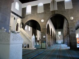 Hlavní loď Velké mešity - Ulu Camil v Diyarbakir