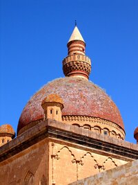 Kupole stará 1000 let, co vy na to, Buonaroti?