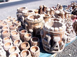 Nádoby z okolní horniny