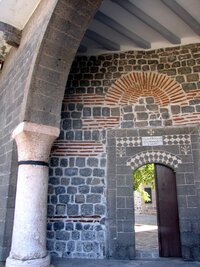 Vchod do klášterní části kostela P.Marie v Diyarbakir