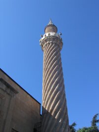 Šroubovicový minaret mešity v Amasyi