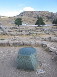 Záhadný onyxový “trůn” ve Velkém chrámu - Hattusas