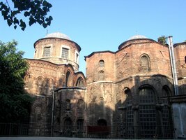 Menší mešita v Istanbulu - jedna z mnoha