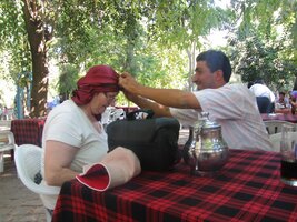 Samozvaný kurdský dohazovač dělá z křesťanek muslimky