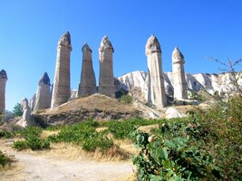 Dvacetimetrové ... no, řekněme, kyje.