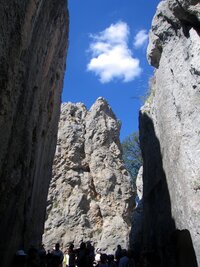 Upravená skalní soutěska pro svatyni