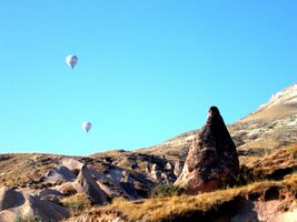 Balony s V.I.P čumily nad Kappadokií
