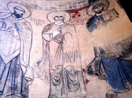 Fresky poněkud obtažené