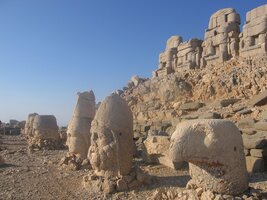 Hlavy, které byly původně na trůnech - jak aktuální!