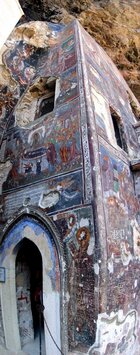 Vertikální panorama věže kláštěra Sumela