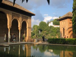 Alhambra jako z romantického obrazu