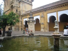 Kašna na nádvoří Patio dos Naranjos