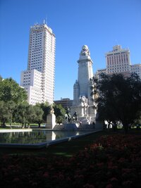 Náměstí Plaza de Espaňa s Cervantovým pomníkem