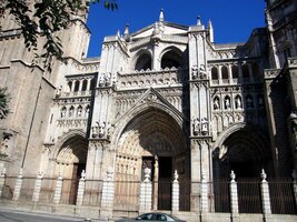 Průčelí katedrály