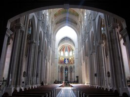 Hlavní loď katedrály