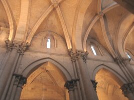 Nová a stará katedrály jsou vzájemně propojeny . tohle je klenba té stará