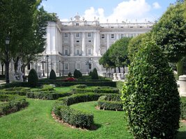 Park na Plaza de Oriente