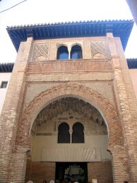 Průčelí bývalého karavanserailu (později uhelného trhu Corral de Carbón)