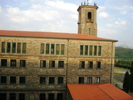 ale po ránu to tu připomíná včelí úl