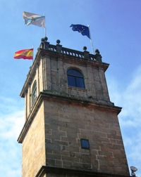 a zde věž církevní školy Colegio de Fonseca